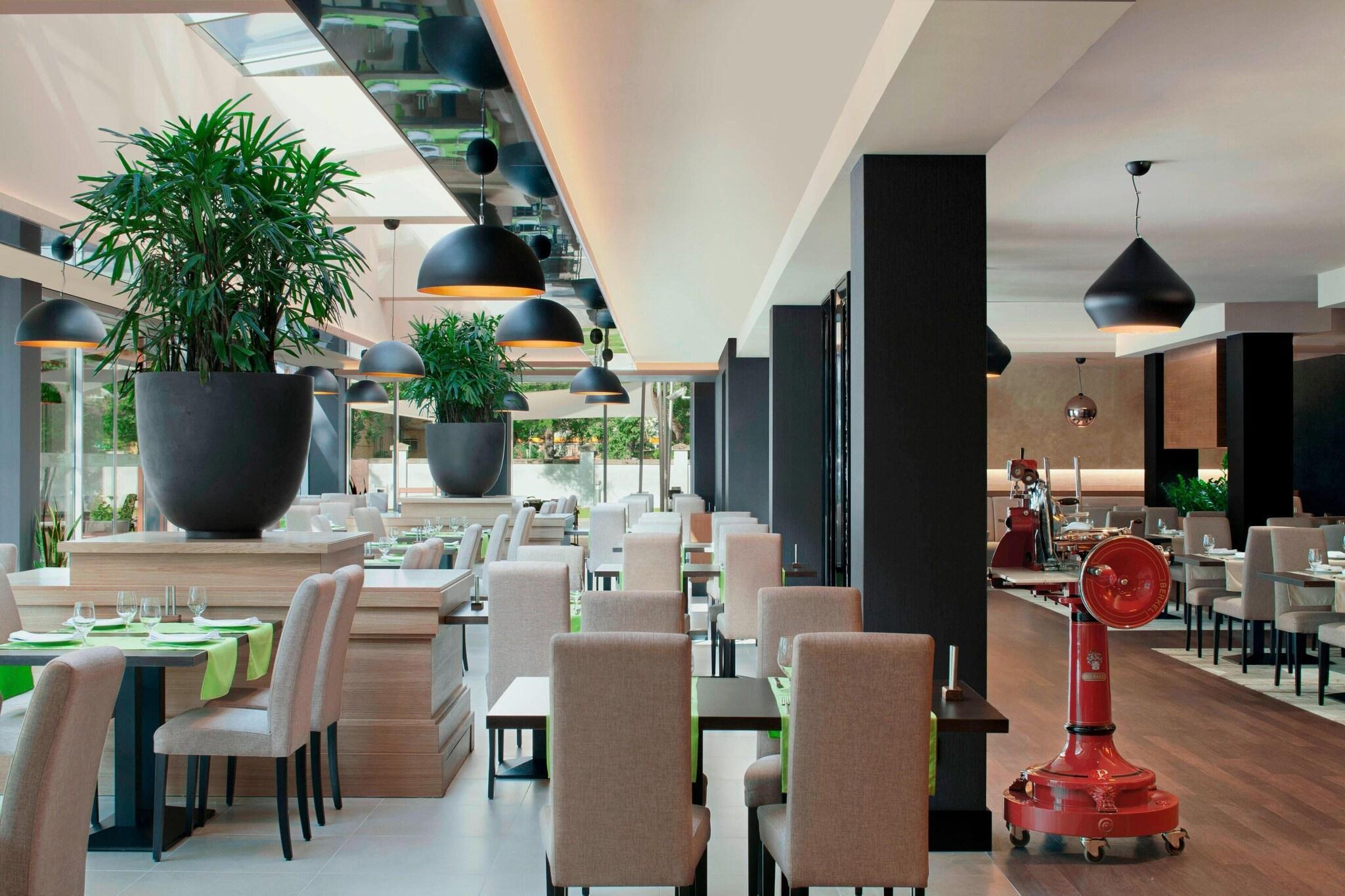 Restaurant Four Points by Sheraton Kecskemet Hotel & Conference Center