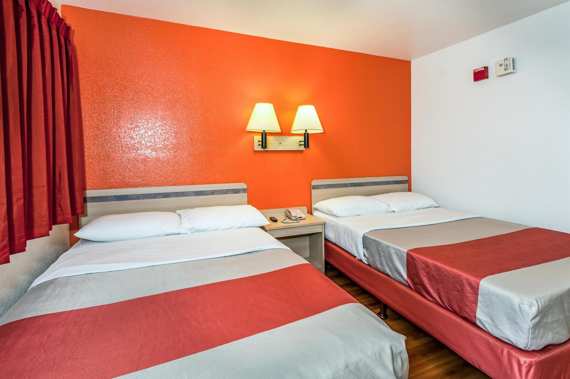 Habitación Motel 6 Vacaville, CA