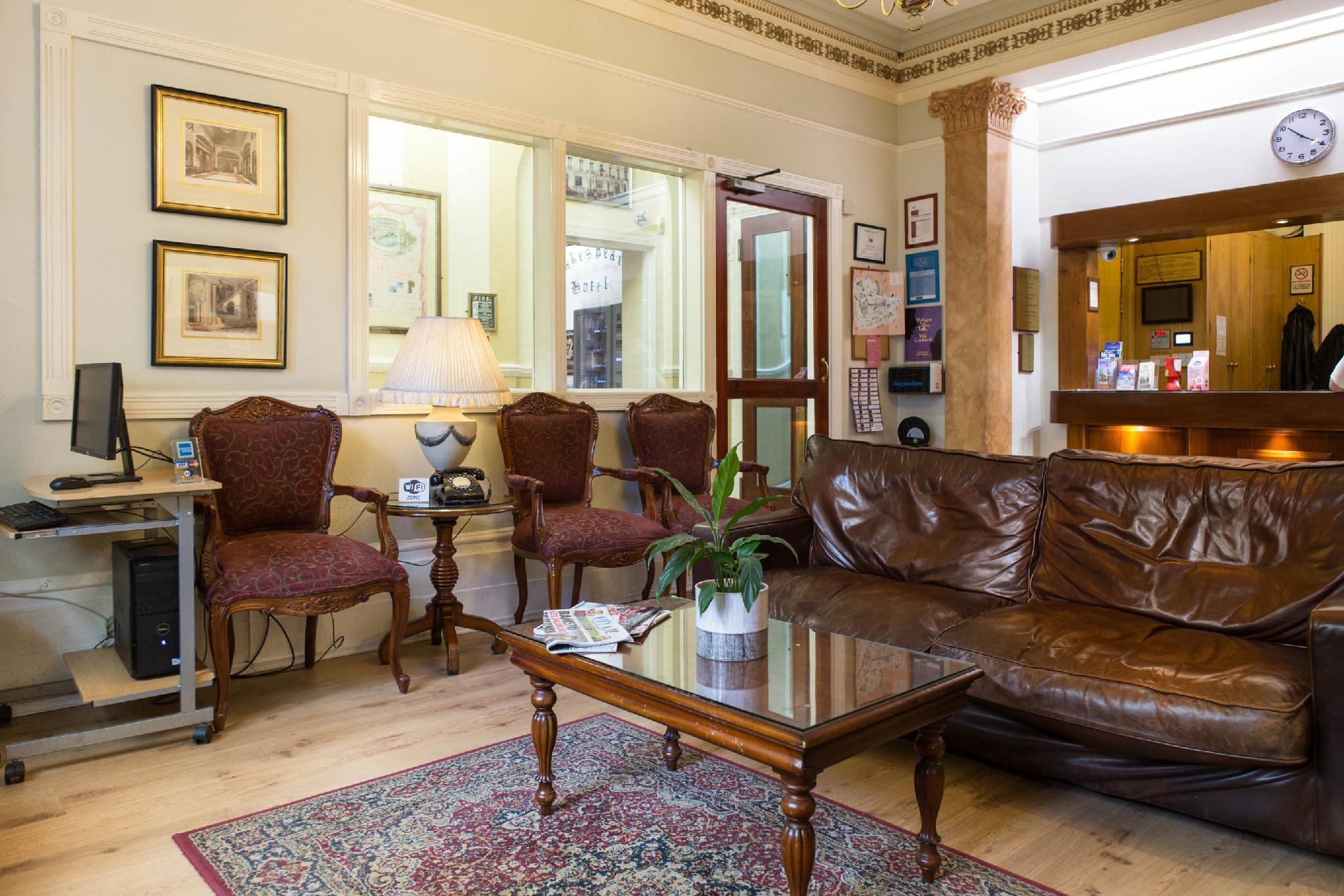Vista Lobby Shakespeare Hotel