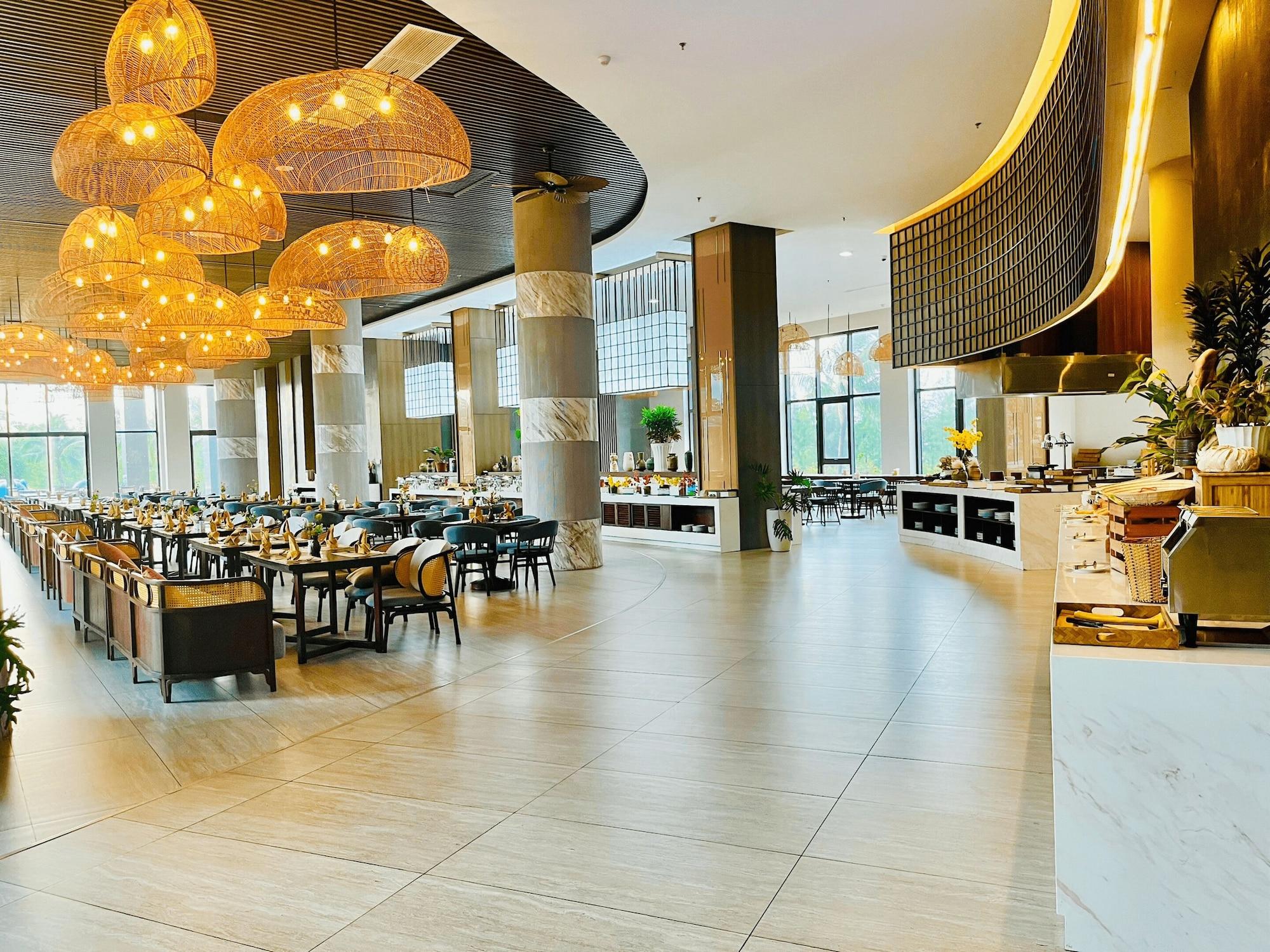 Restaurant Tuana Hotels Sonaga Beach Resort