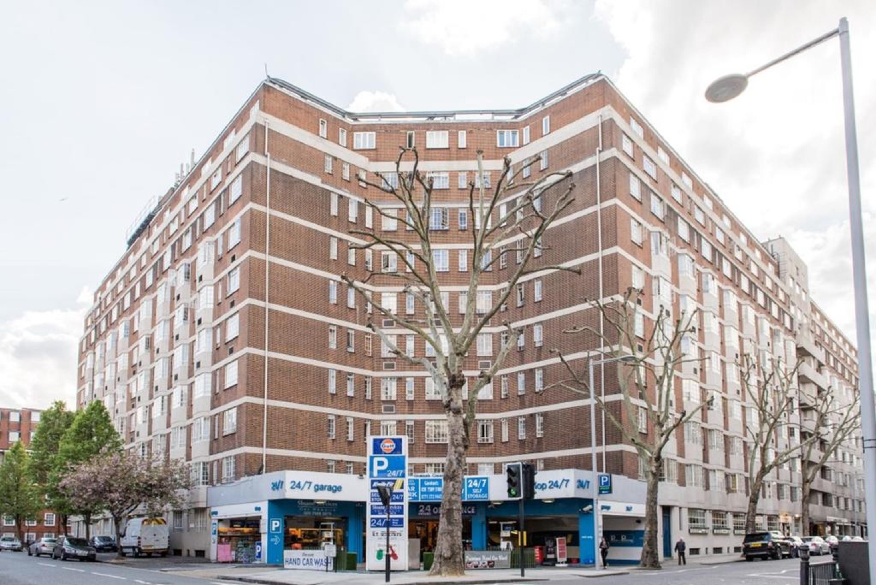 Vista Exterior Chelsea Cloisters Serviced Apartments