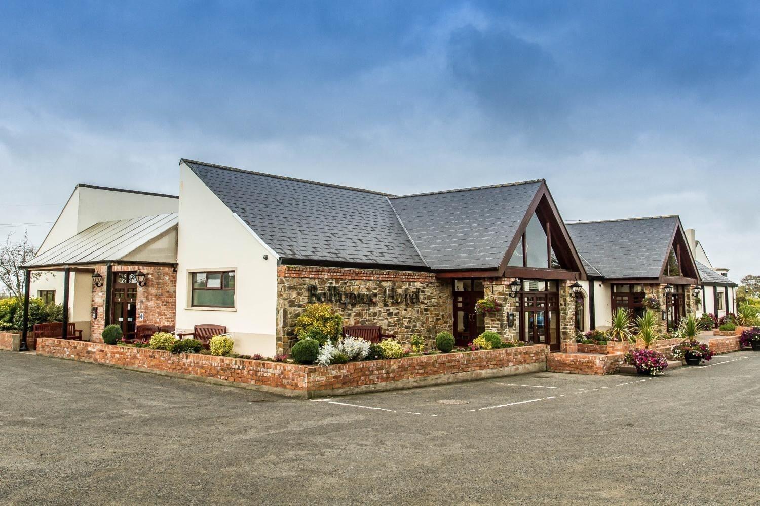 Vista Exterior The Ballymac Hotel