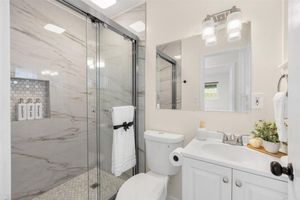 Renta temporal - Luxurious Newly Remodeled 4 bedroom Home with Large Backyard near Disneyland