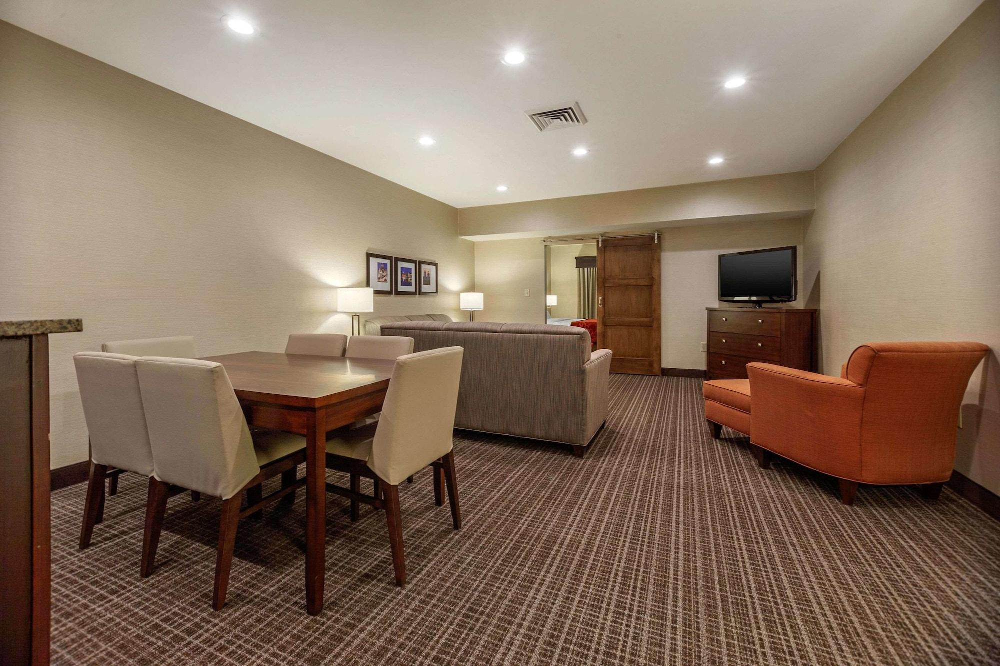 Habitación Comfort Suites Green Bay West