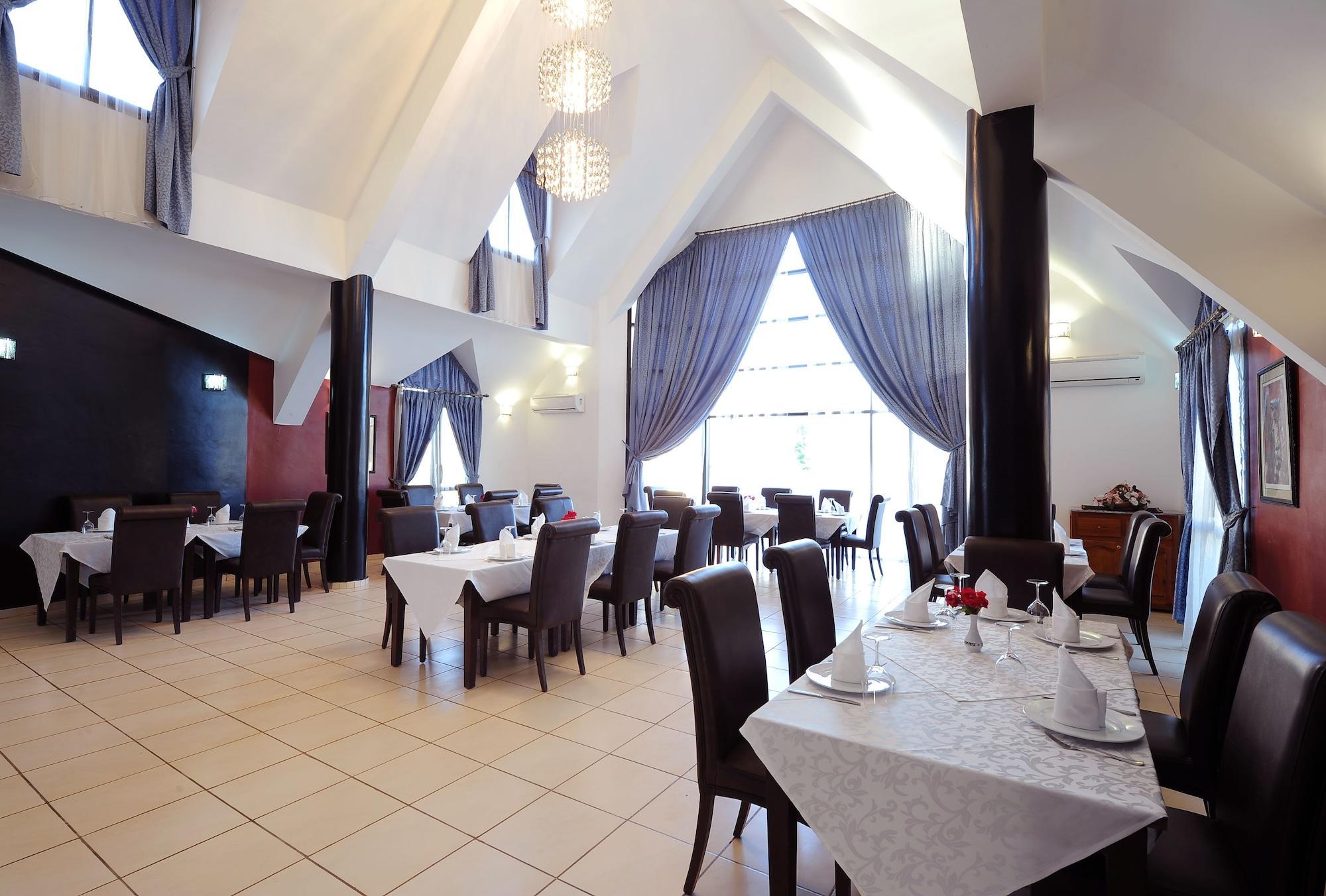 Salón de Baile Farah Inn Ifrane