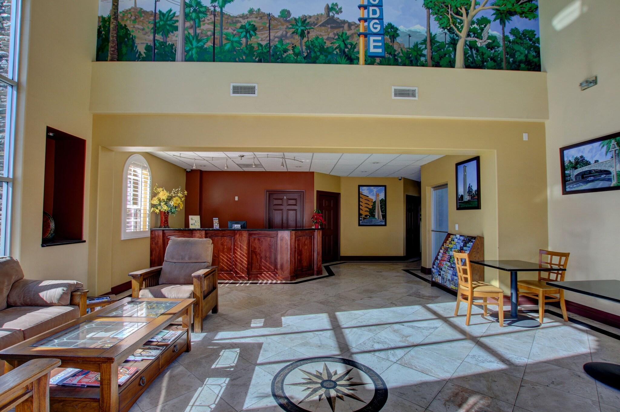 Vista Lobby Thunderbird Lodge in Riverside