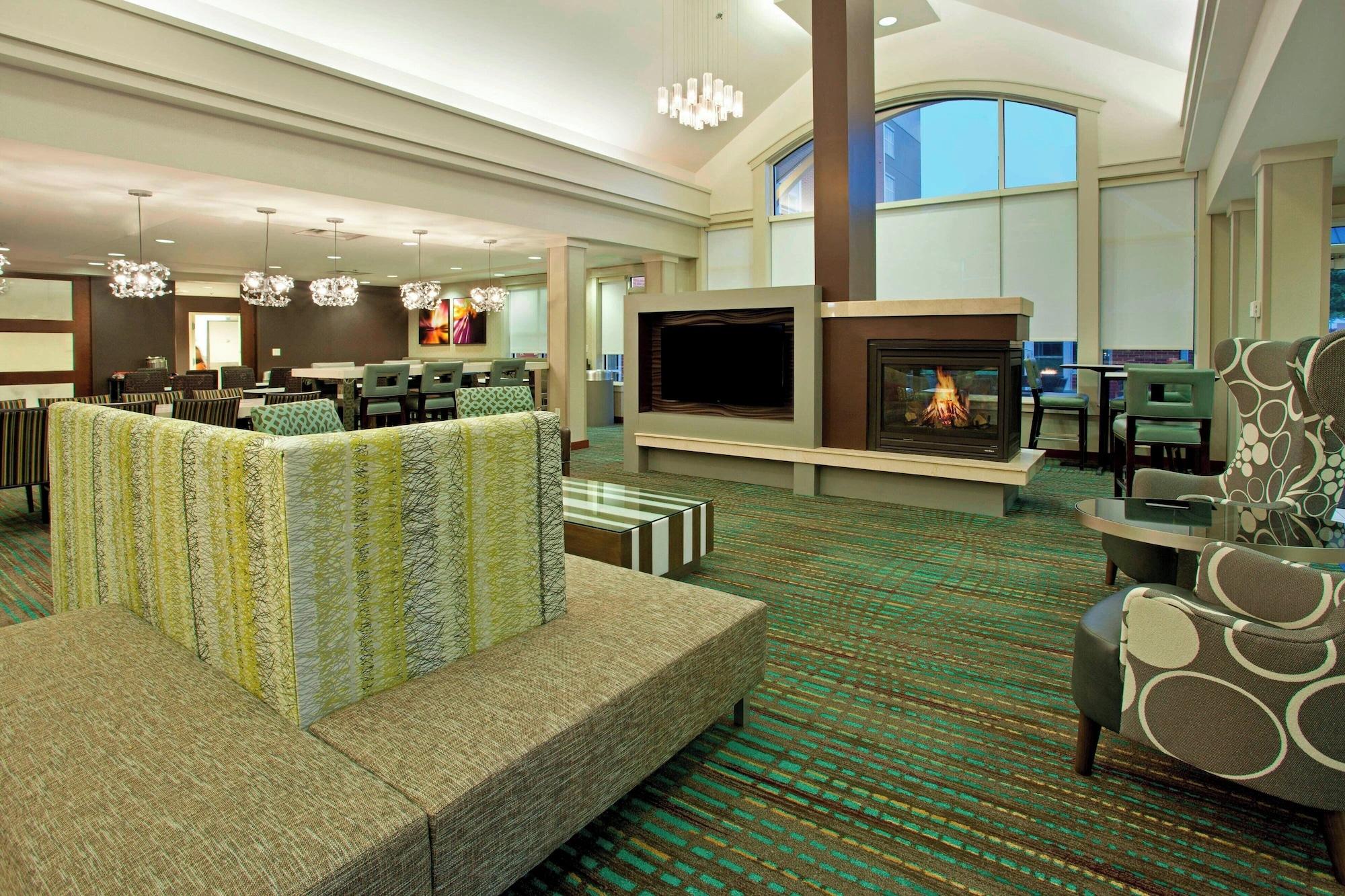 Vista Lobby Residence Inn by Marriott Baltimore Hunt Valley