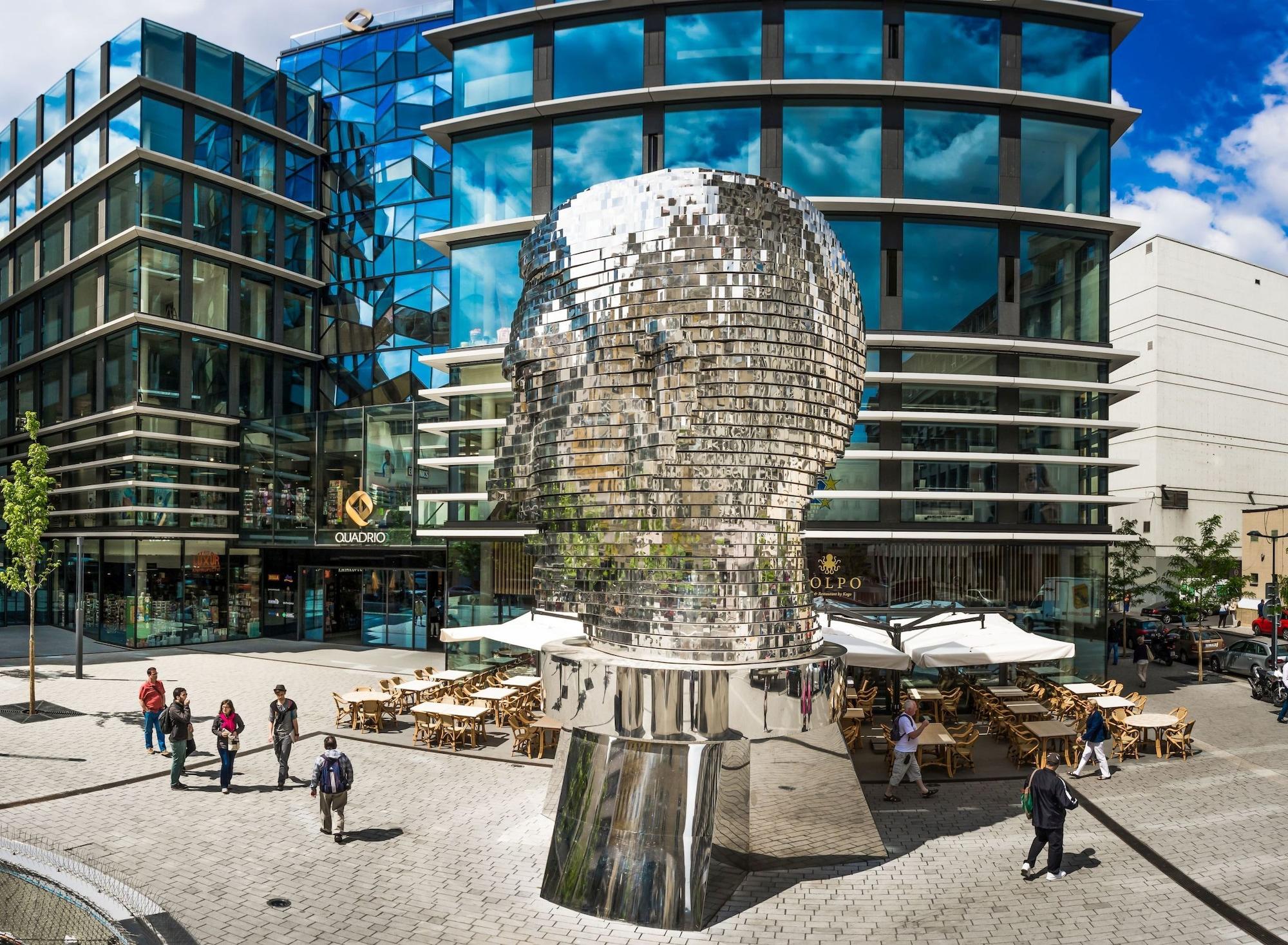 Vista Exterior City Nest Apartments by Adrez Living