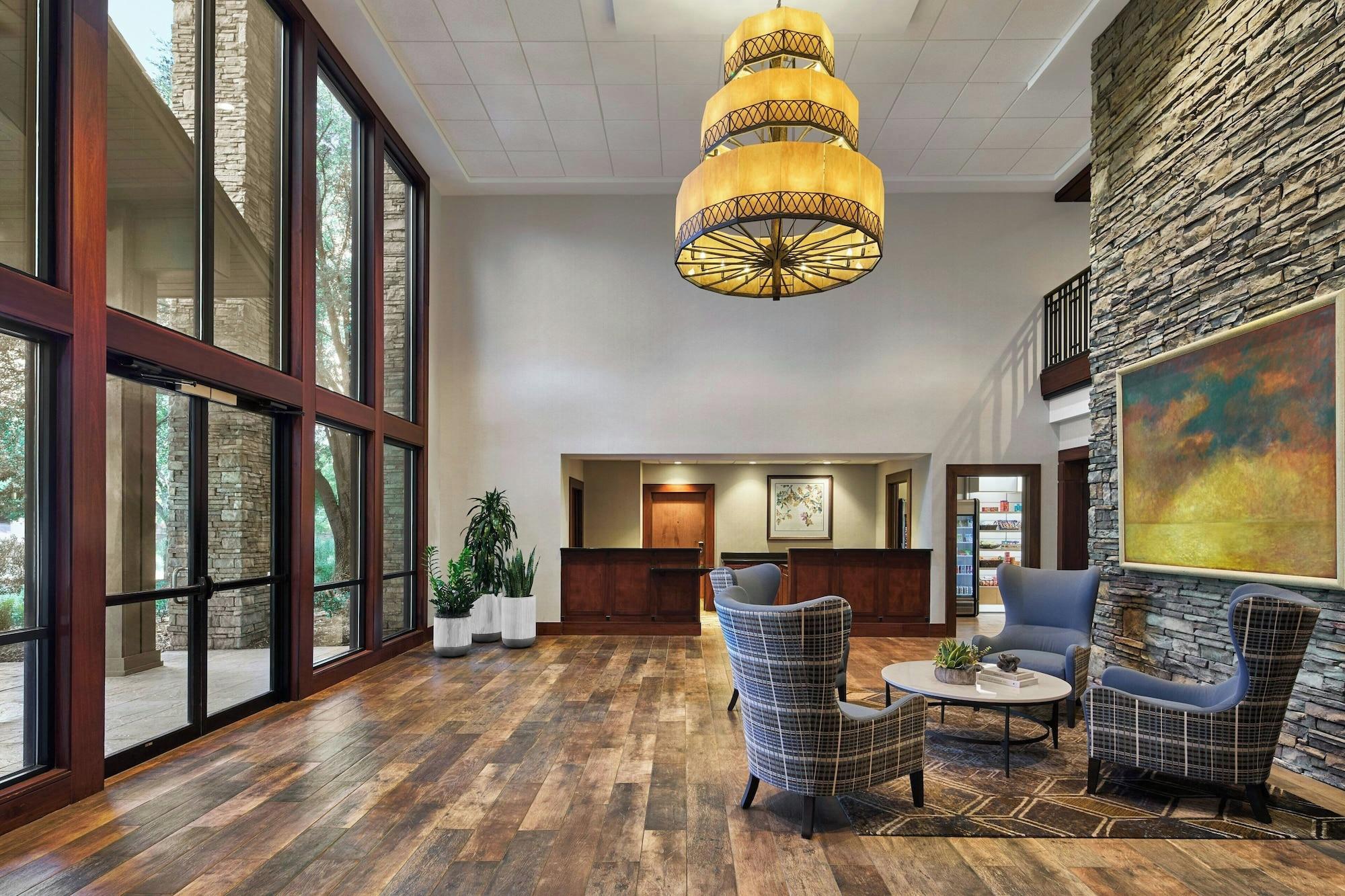 Vista Lobby Montgomery Marriott Prattville Hotel & Conference Center