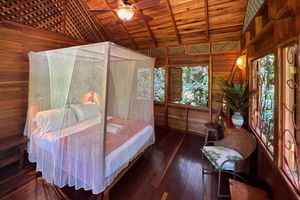 Alquiler Vacacional - Casa Bromelia: authentic deluxe rainforest experience in a treehouse style villa