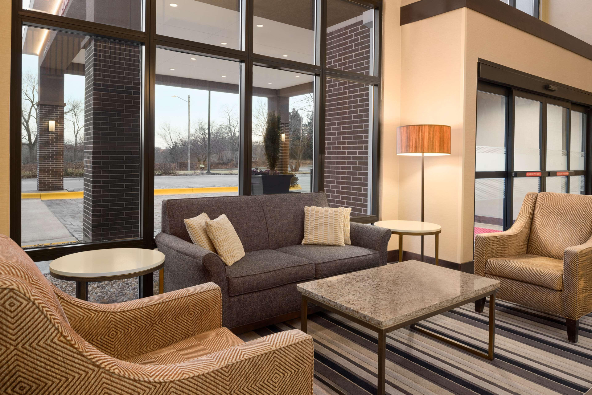 Vista Lobby Hampton Inn Lawrence