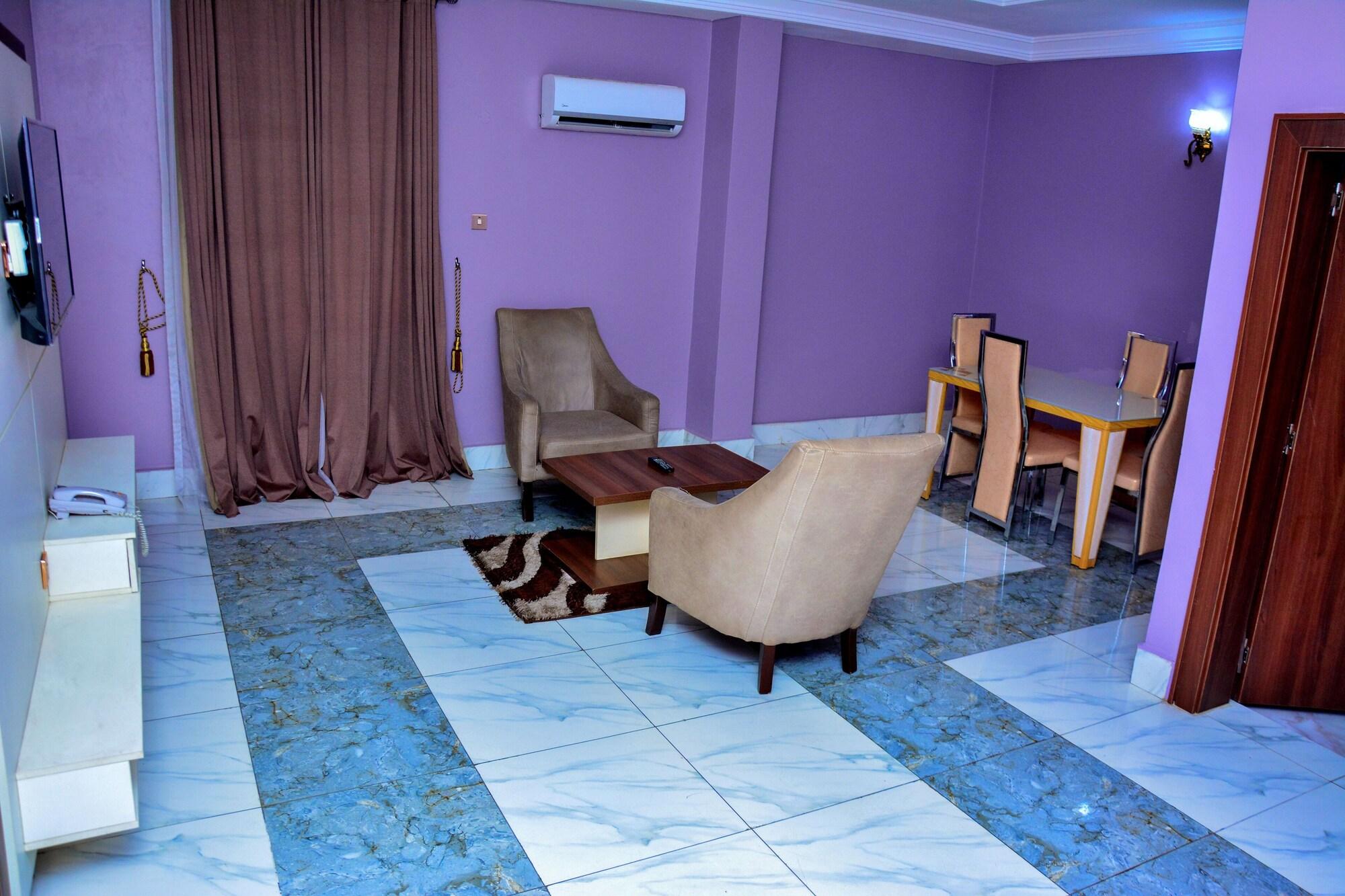 Habitación Top Rank Hotel Galaxy Asaba