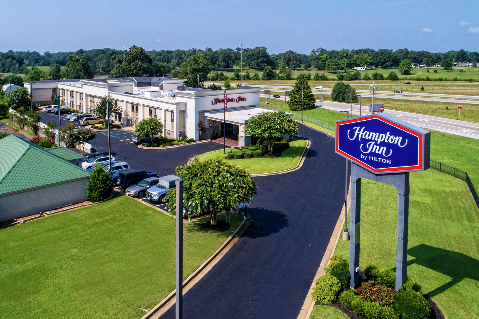 Vista Exterior Hampton Inn Corinth