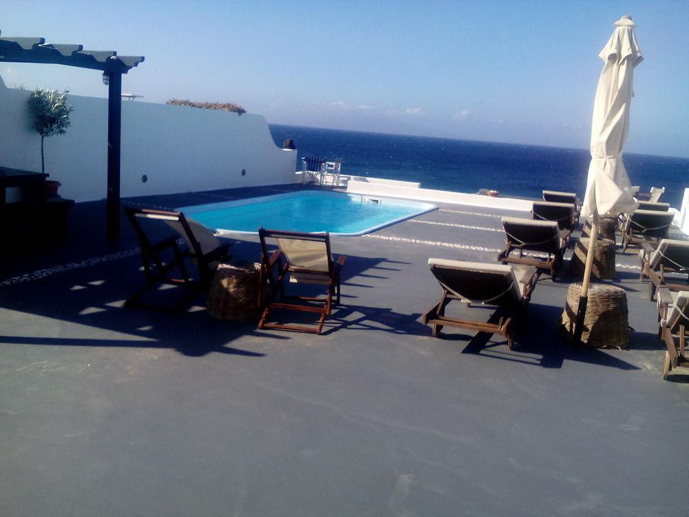 Vista da piscina Hotel Vrachia Studios