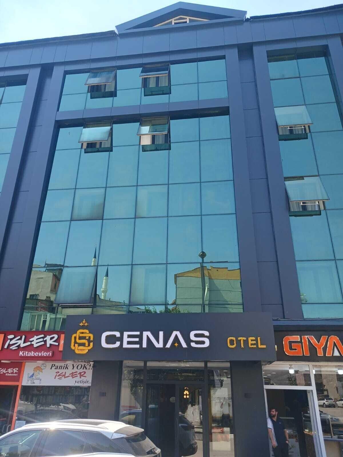 Varios Cenas Otel