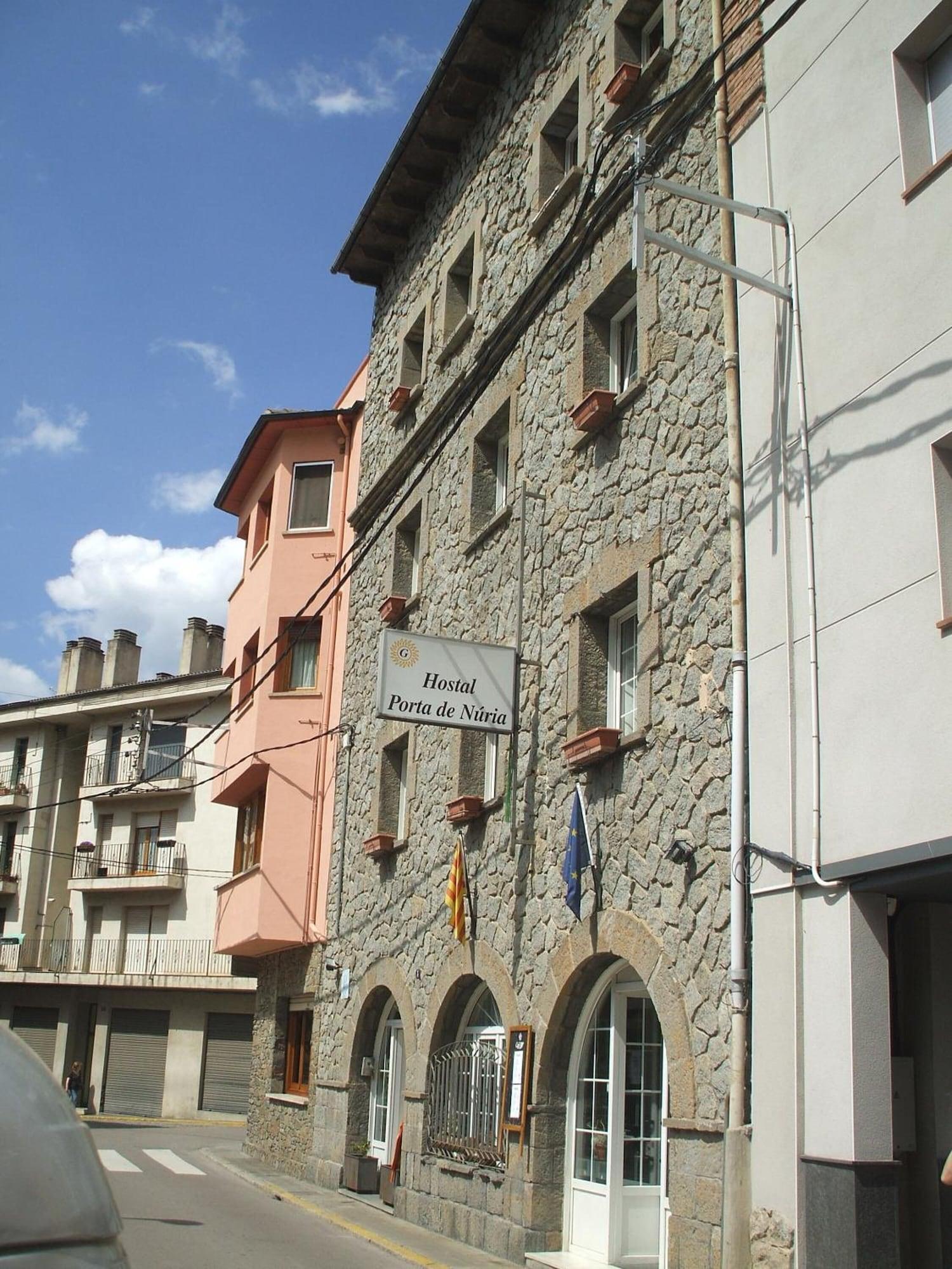 Vista Exterior Hostal Porta de Núria