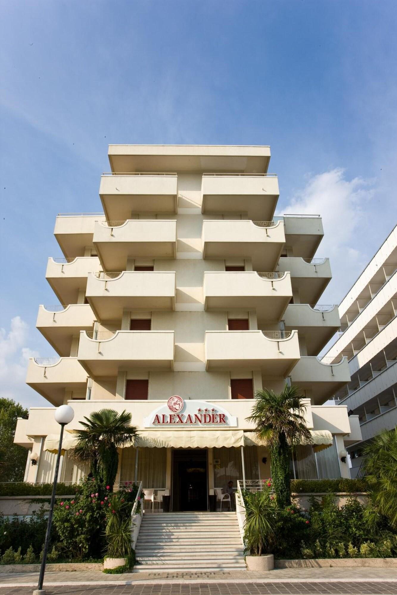 Vista Exterior Hotel Alexander