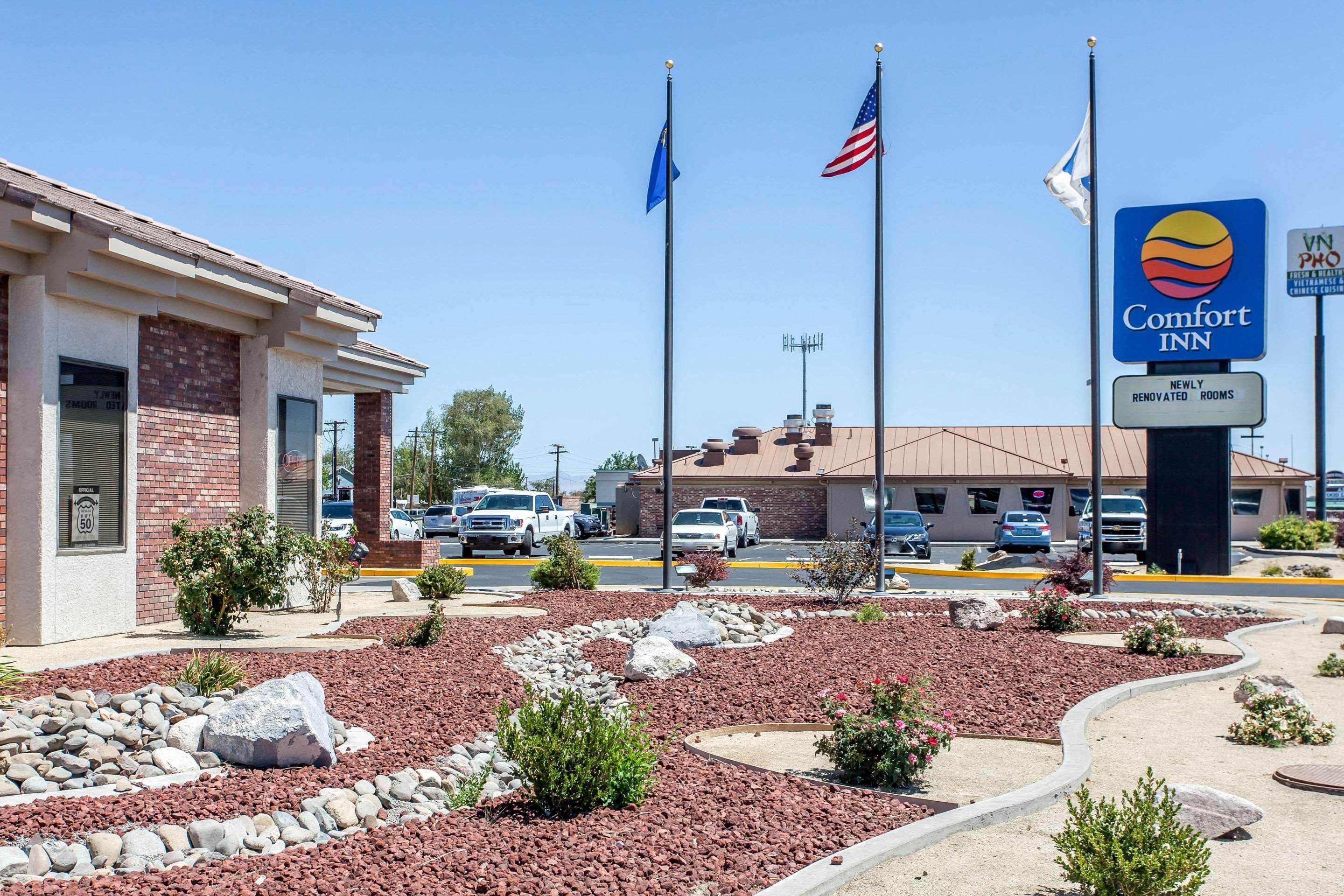 Vista Exterior Comfort Inn & Suites Near Fallon Naval Air Station