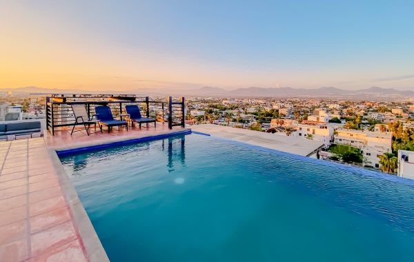 Rooftop pool & skyline views in Cabo - Hoteles en Los cabos, México: todo incluido, baratos y ofertas