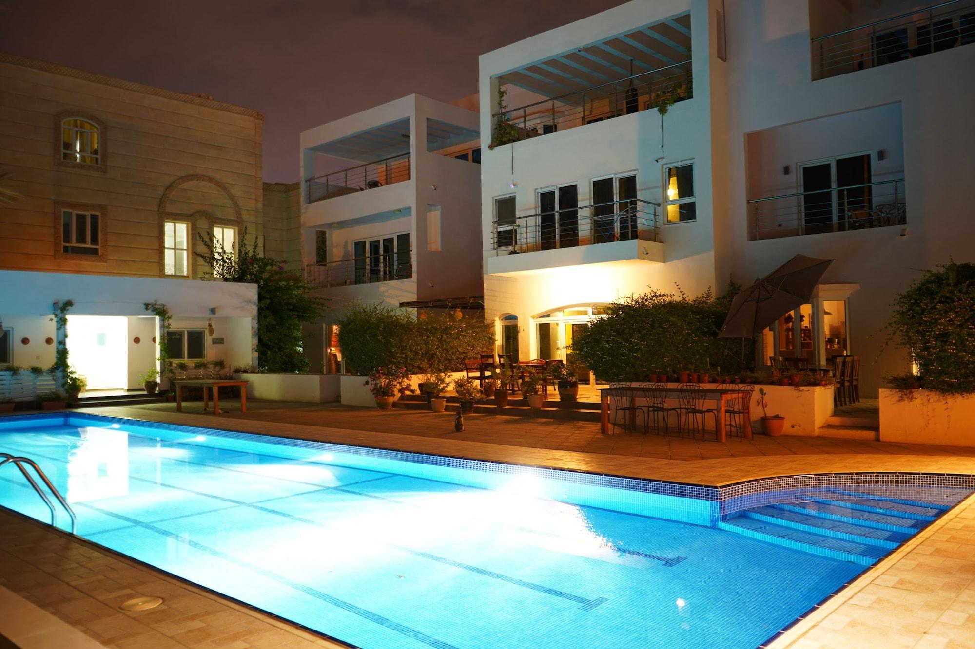 Vista Piscina Behlys Boutique