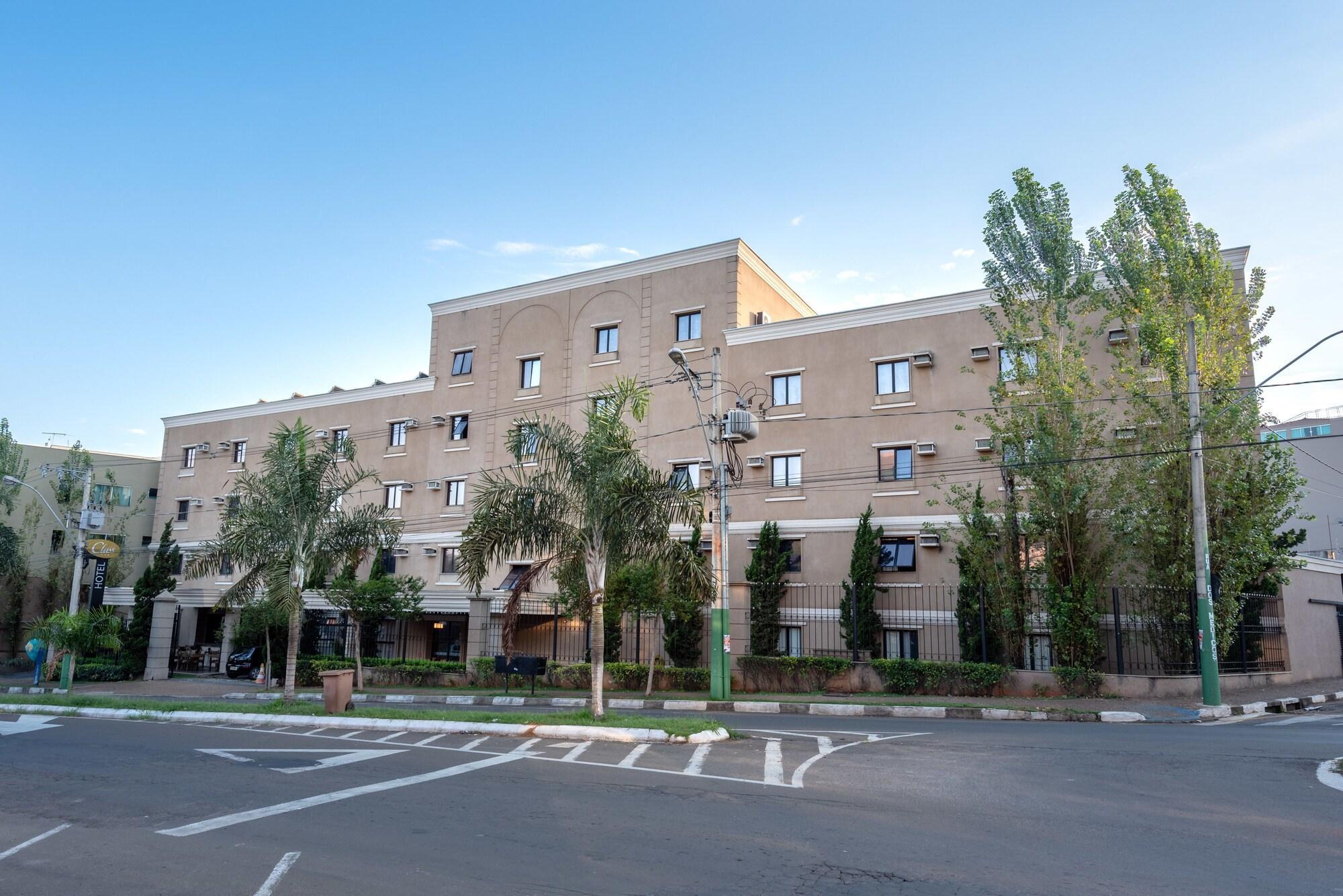 Vista Exterior Class Hotel Passos