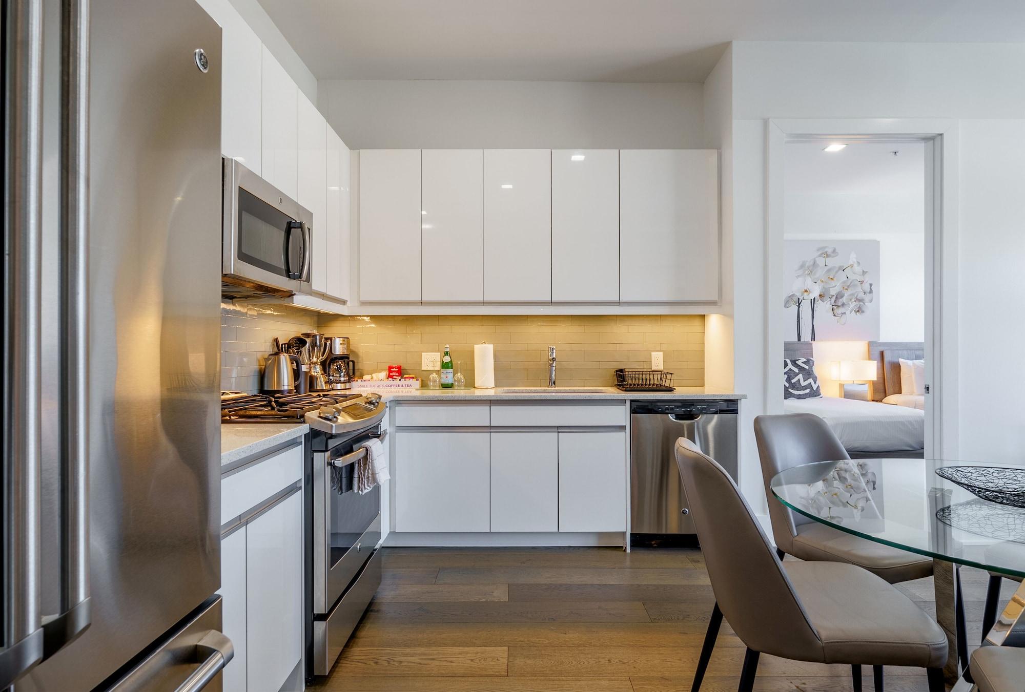 Equipamiento de Habitación Dharma Home Suites Hoboken at Novia