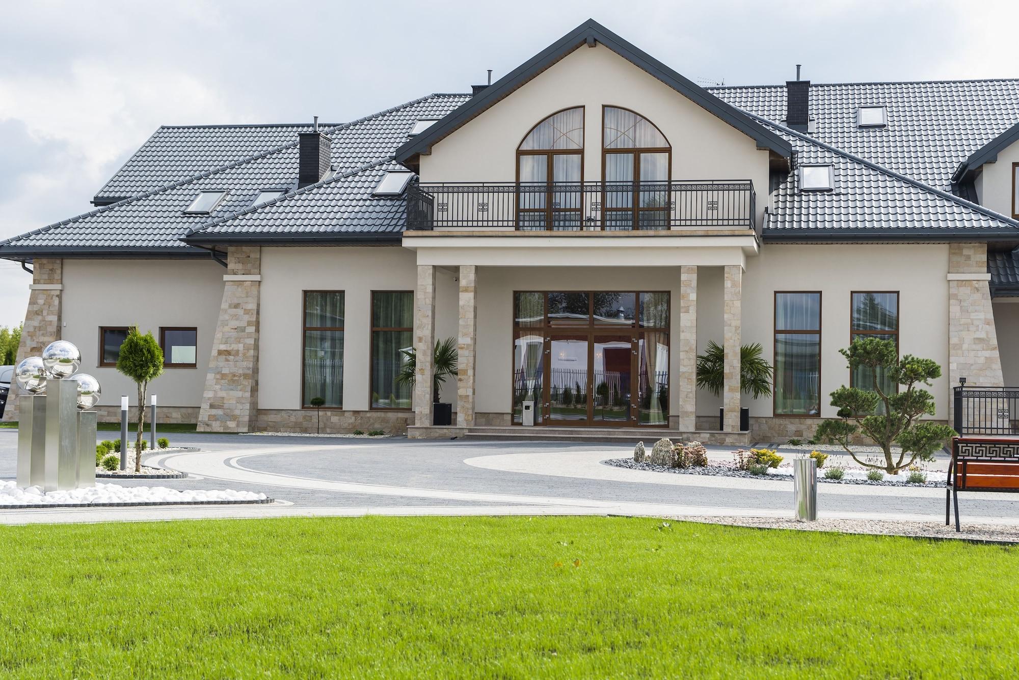 Varios Hotel Aleksandria