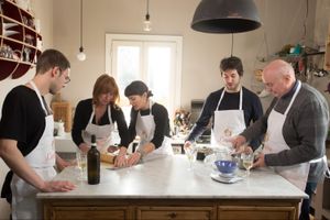 Actividad - Clase práctica de cocina para grupos pequeños en Riomaggiore con un cocinero casero local (comida y vino incluidos)