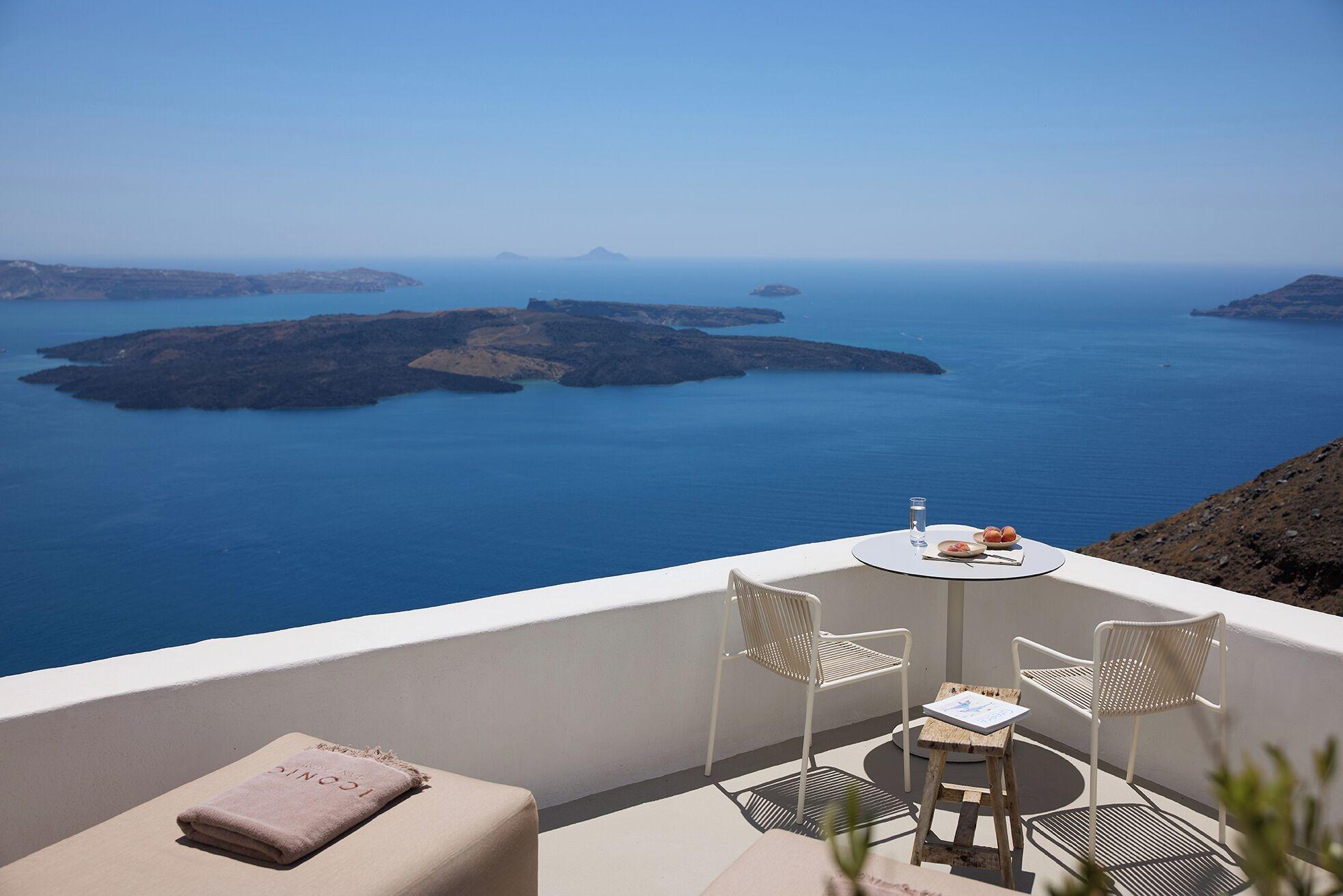 Vista Exterior Iconic Santorini by Sandglass