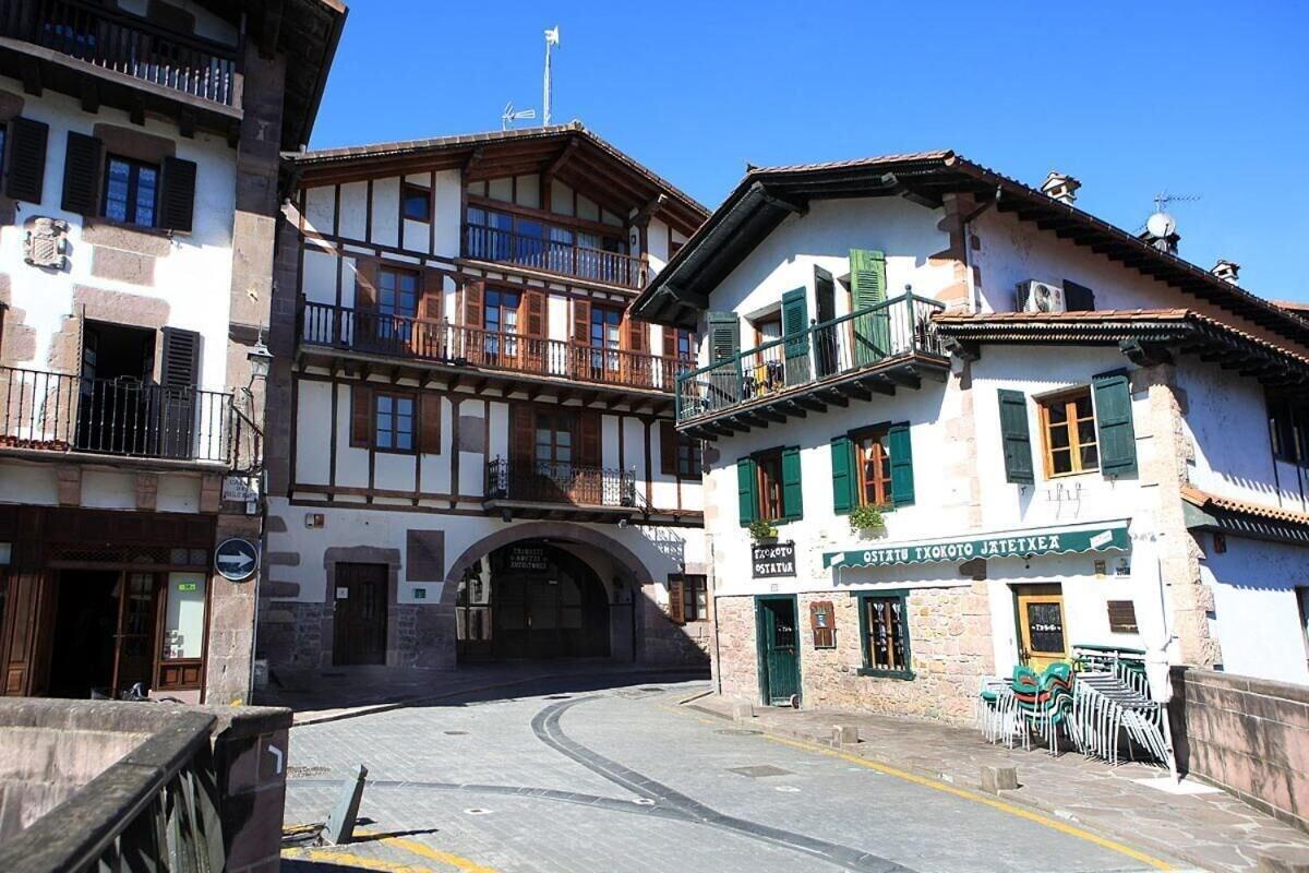 Vista Exterior Hostal Trinkete Antxitonea