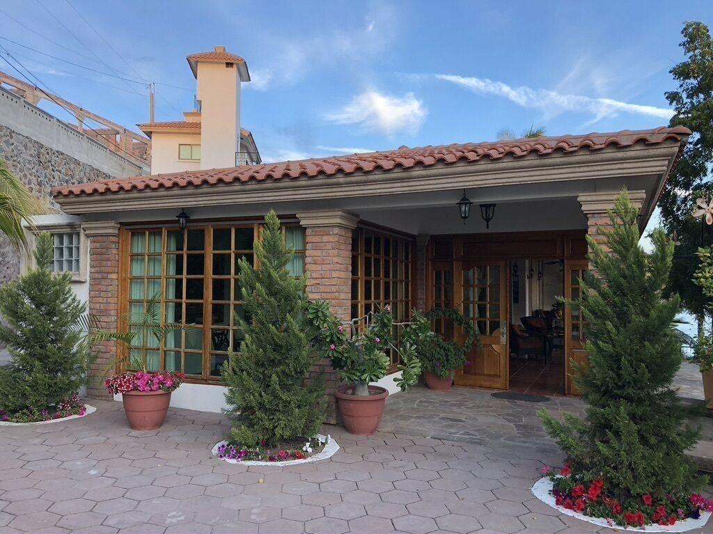 Varios Hotel Boutique Casa Aduana