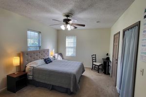 Alquiler Vacacional - Peaceful Suite on the Water "Osprey." Sunrise over the river from your porch.