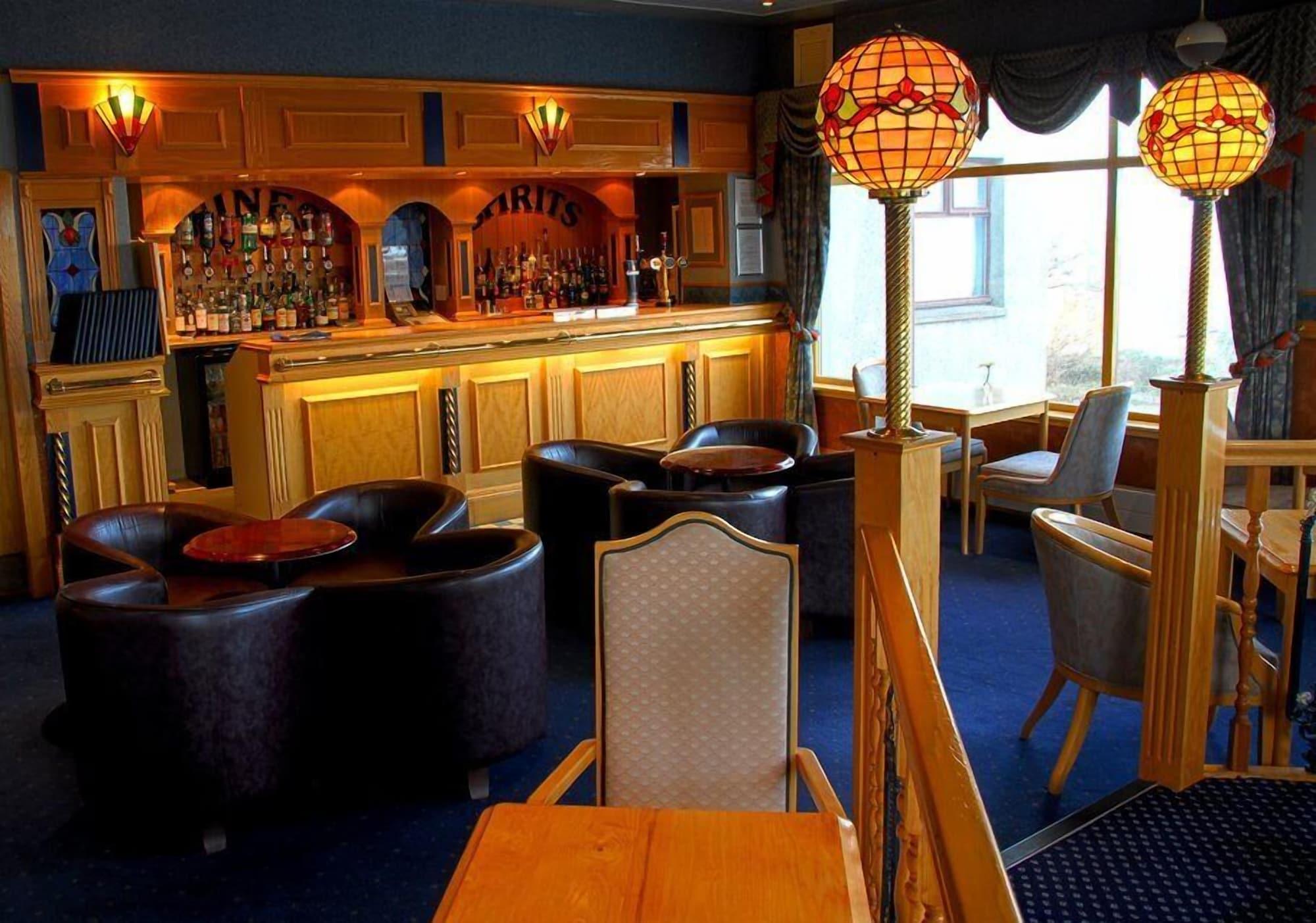 Bar/Salón Kveldsro Hotel