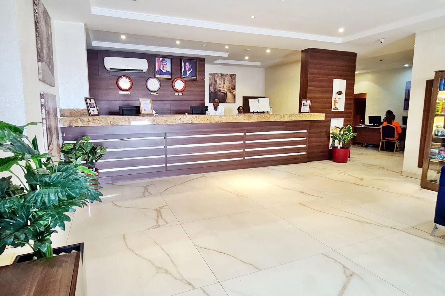 Vista Lobby Villa Toscana Hotel Asaba