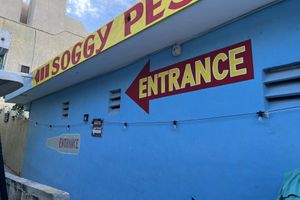 Renta temporal - Spend the day at the Soggy Peso Palapa Bar, and spend the night in The Penthouse
