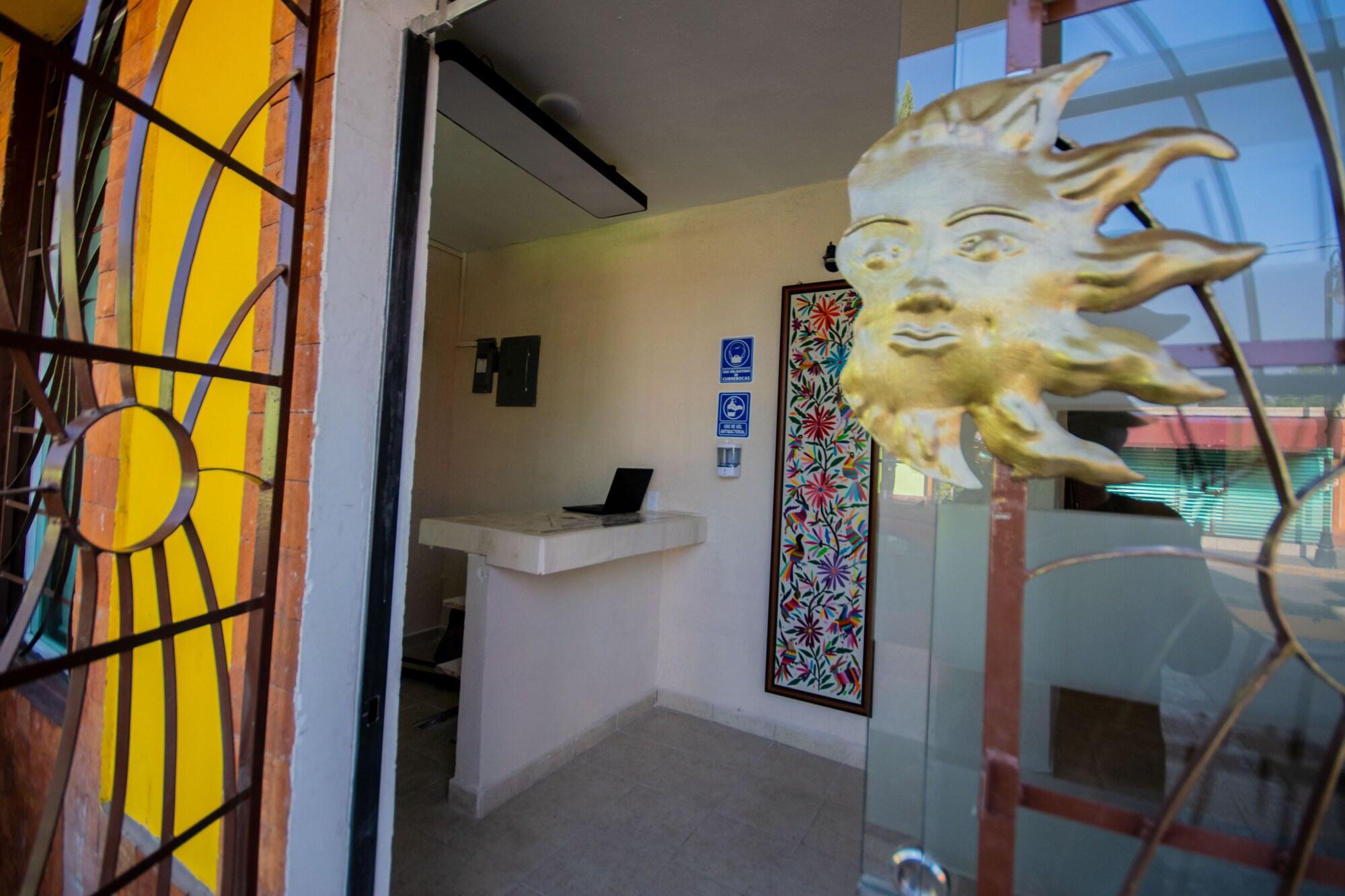 Varios Hotel Tlatkitliyali