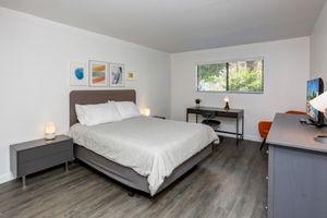 Alquiler Vacacional - Stylish & Hip condo just steps from the pool.