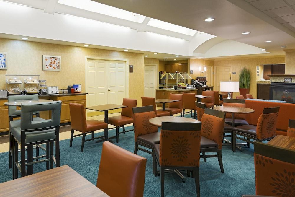 Vista Lobby Residence Inn Philadelphia Montgomeryville
