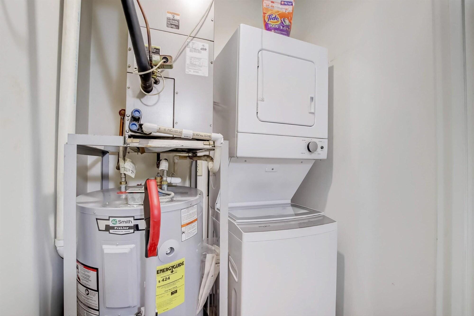 Comodidades del Alojamiento CozySuites The Block Skybridge Access