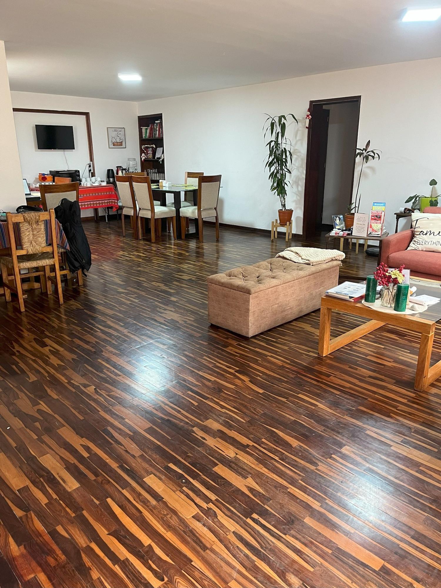 Vista Lobby Harmony Inn Miraflores