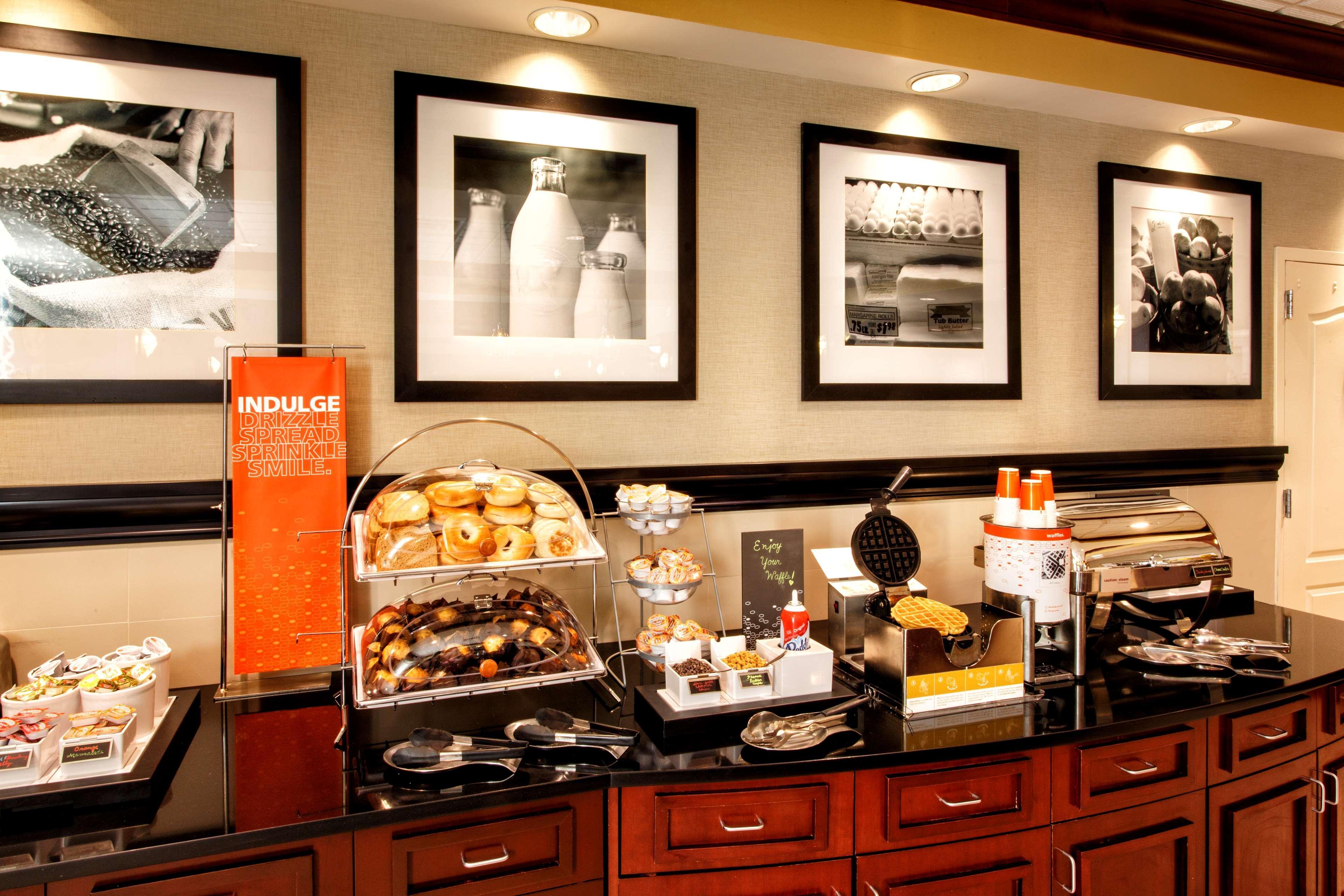 Restaurant Hampton Inn & Suites Staten Island