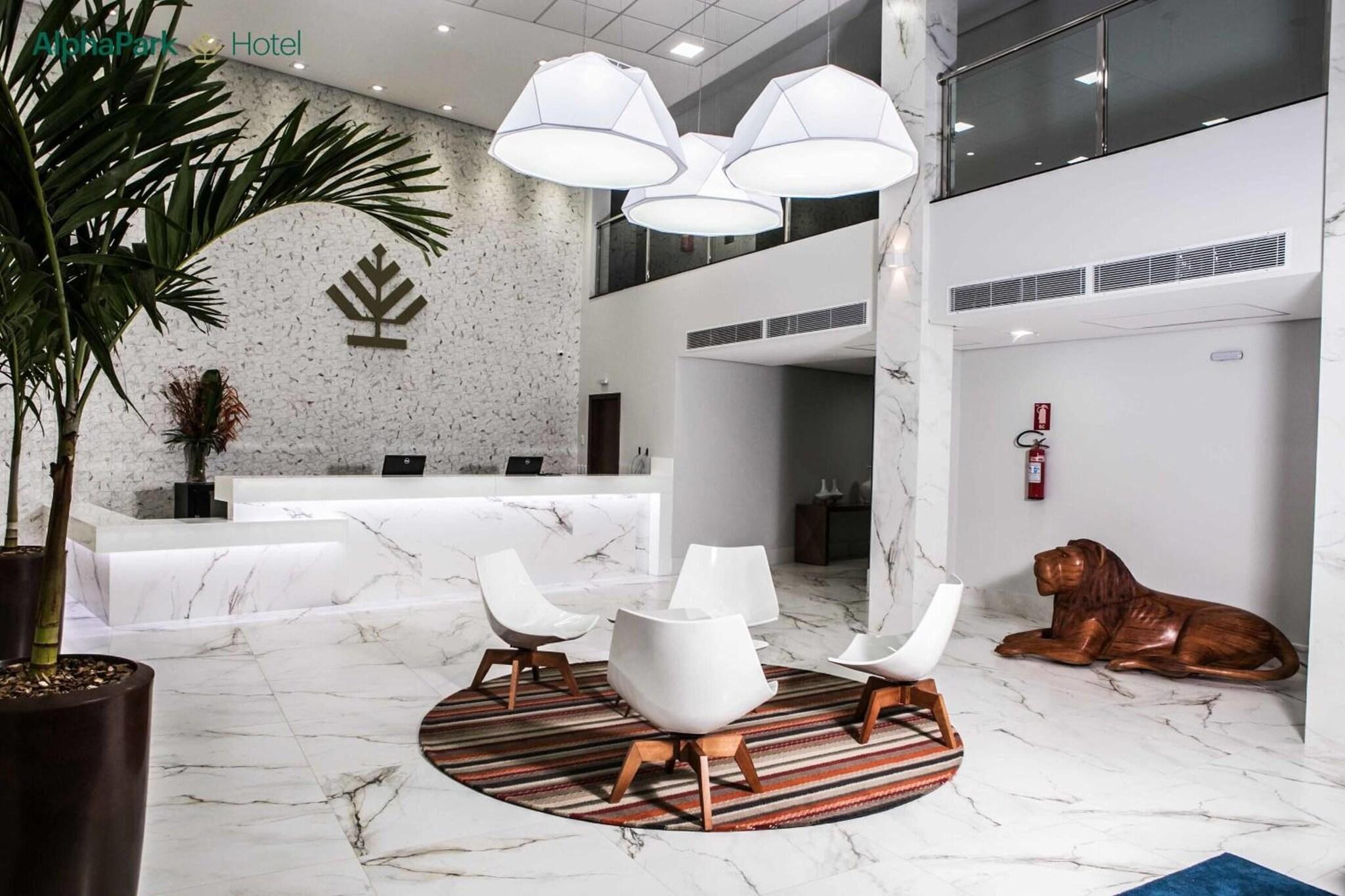 Vista Lobby AlphaPark Hotel