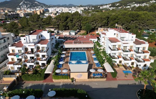 Invisa Aparthotel Casa Luis