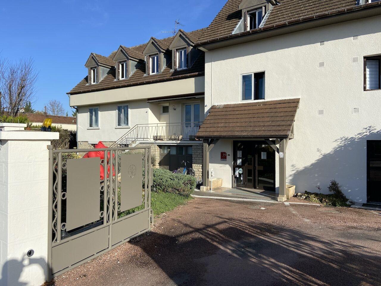 Varios Maison Cabotte