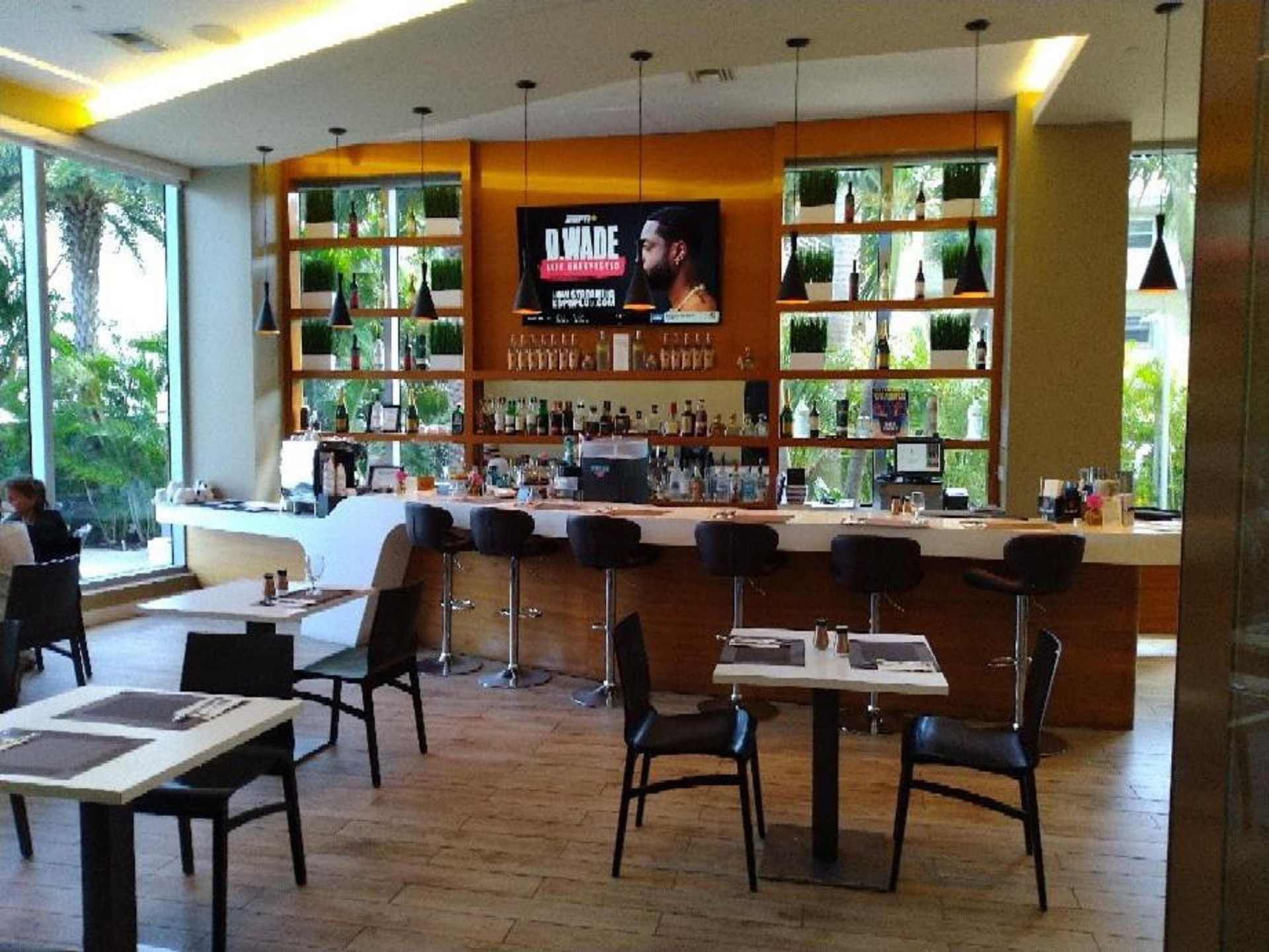 Bar/Salón Beachwalk Elite Hotels and Resorts