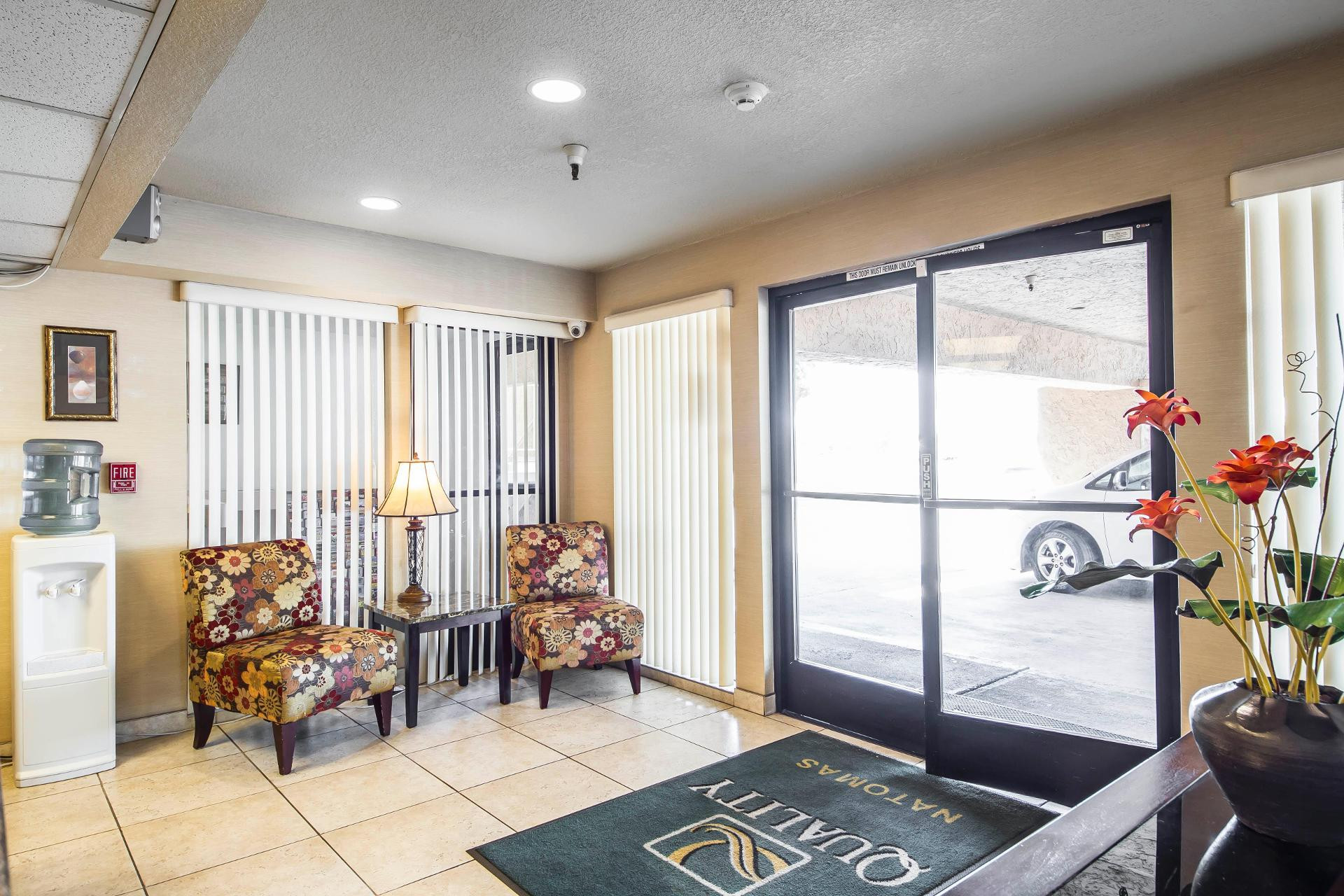 Vista Lobby Studio 6 Sacramento, CA - Natomas & SMF Airport