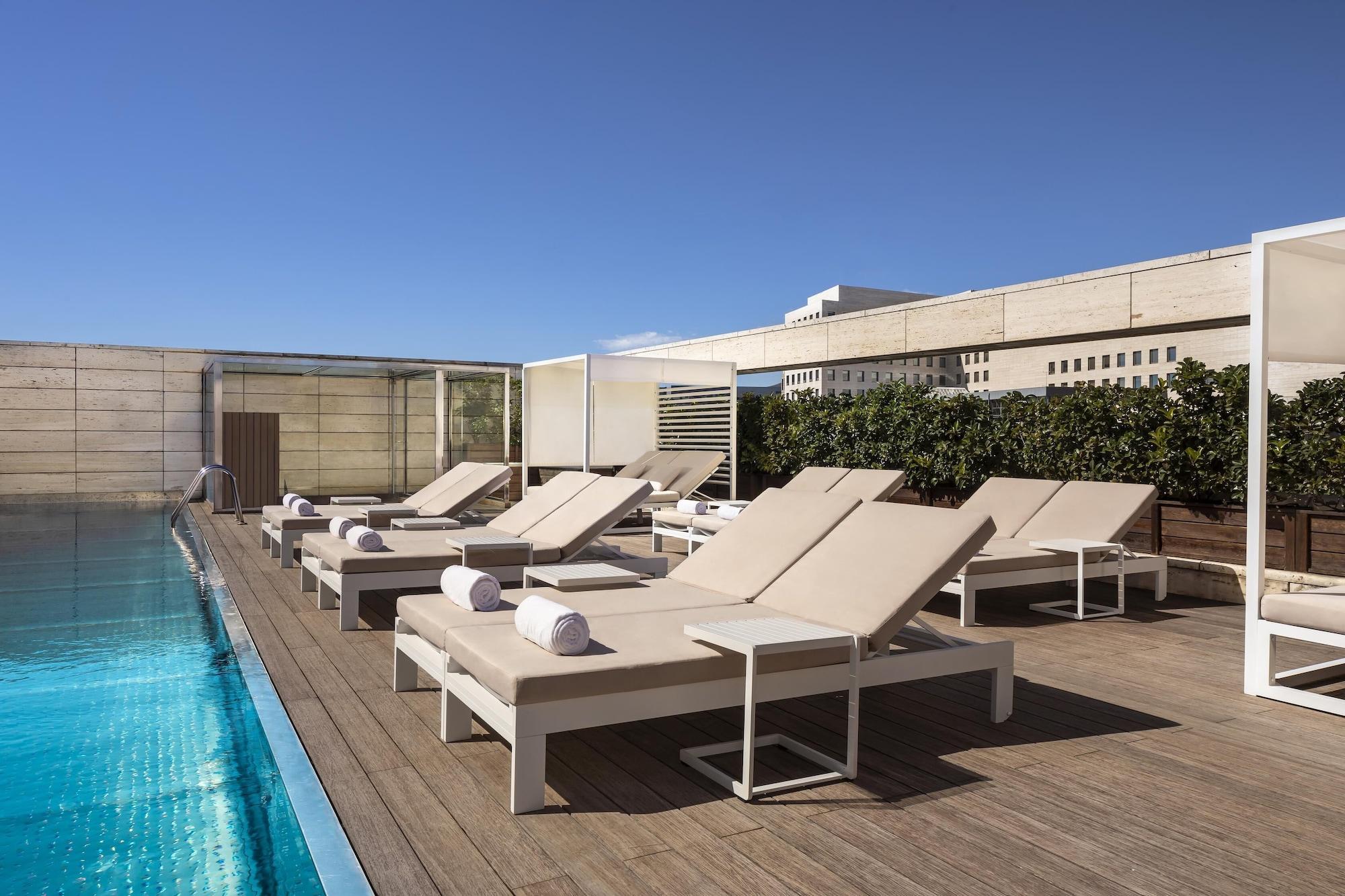 Vista Piscina NH Collection Barcelona Constanza