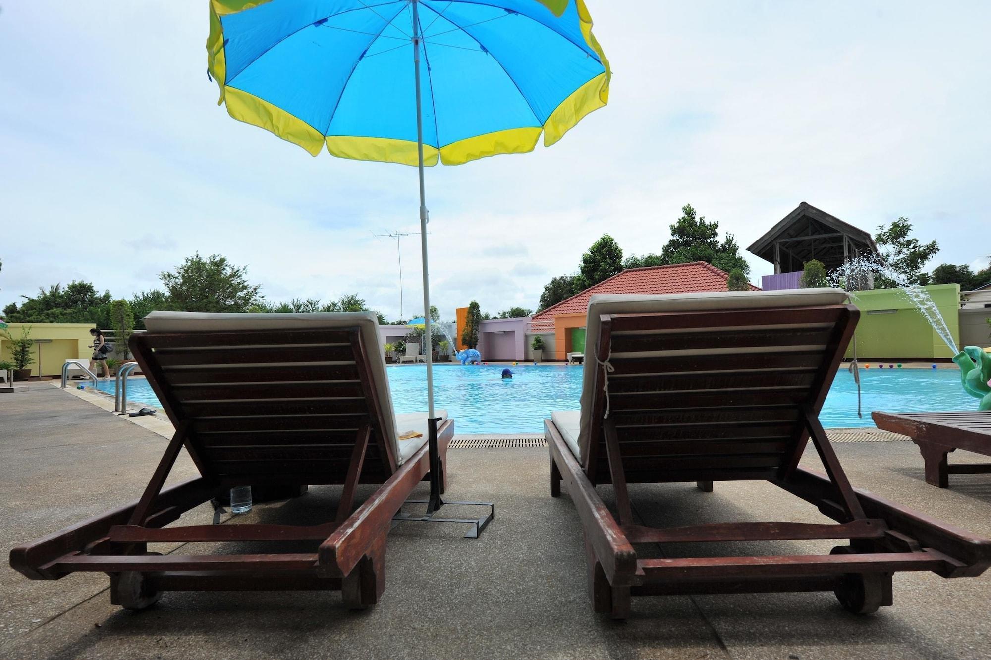 Vista Piscina Angket Hip Residence