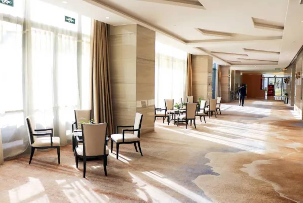 Vista Lobby Holiday Inn Wuxi Taihu New City by IHG