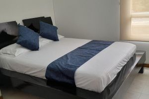 Alquiler Vacacional - Apartamento Amoblado dos alcobas Poblado Patio bonito 70 mt 3128518111